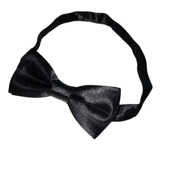 Black Silk Bow Tie-Youth 8.5” to 15” - Picture 1 of 3